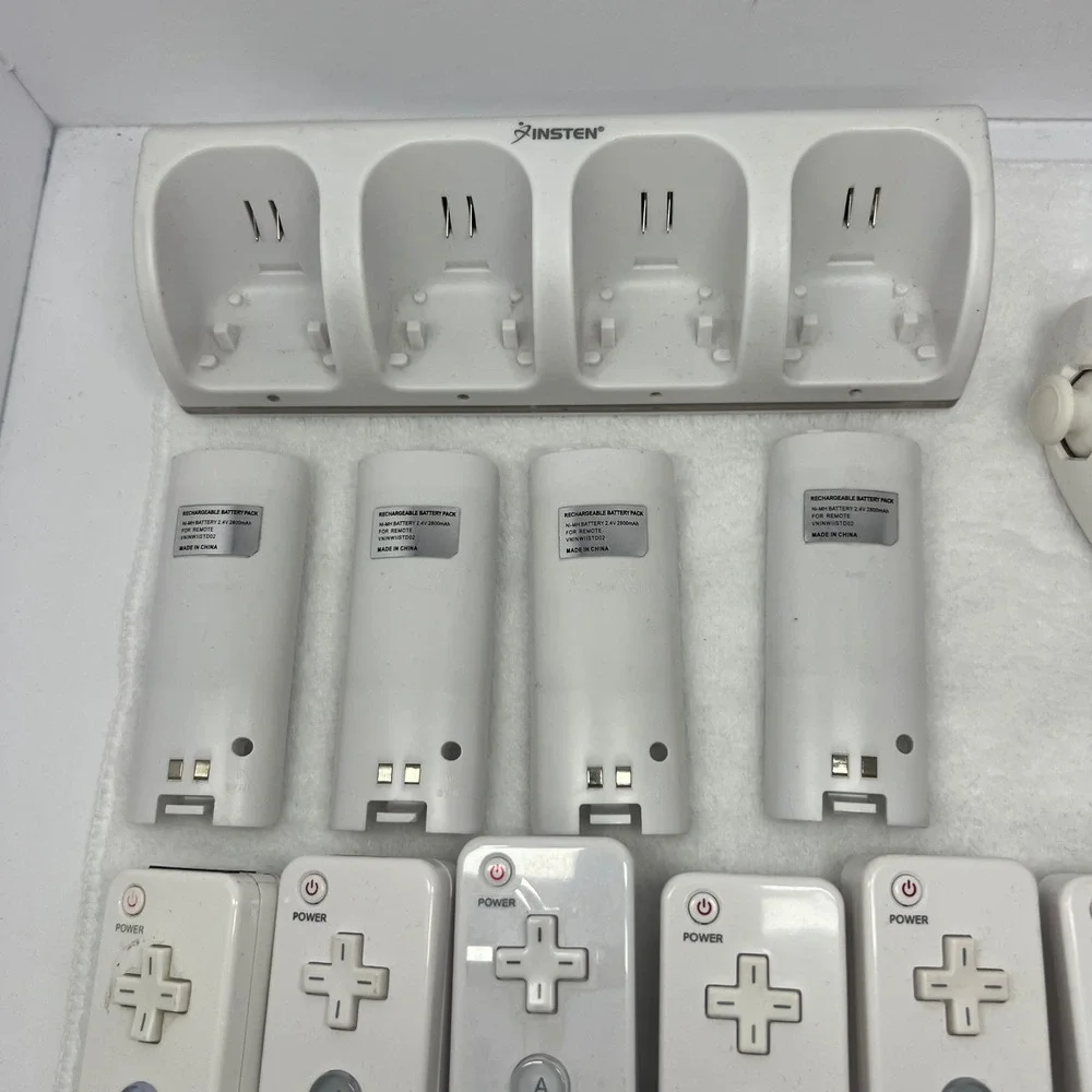 After Market Wii Accessory Bundle Lot White Fair Untested Remotes Nunchucks Dock